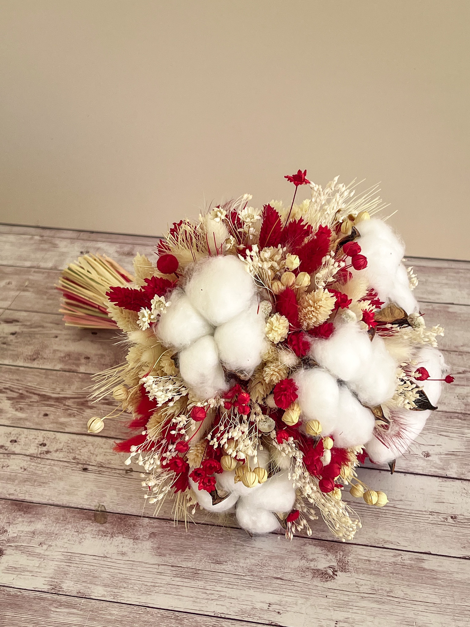 Buchet de nuntă cu flori de bumbac si plante uscate rosu crem - imagine 2