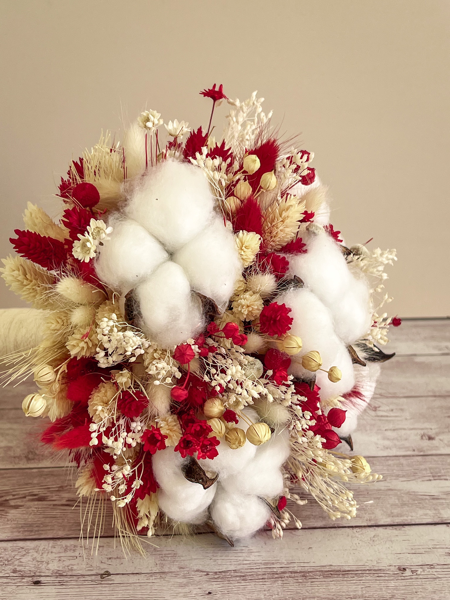 Buchet de nuntă cu flori de bumbac si plante uscate rosu crem - imagine 3