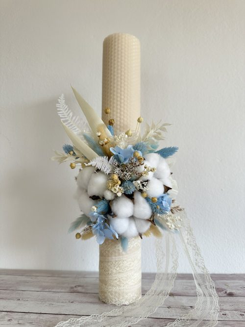 Lumanare ceara natur cu flori de bumbac si plante uscate crem baby blue