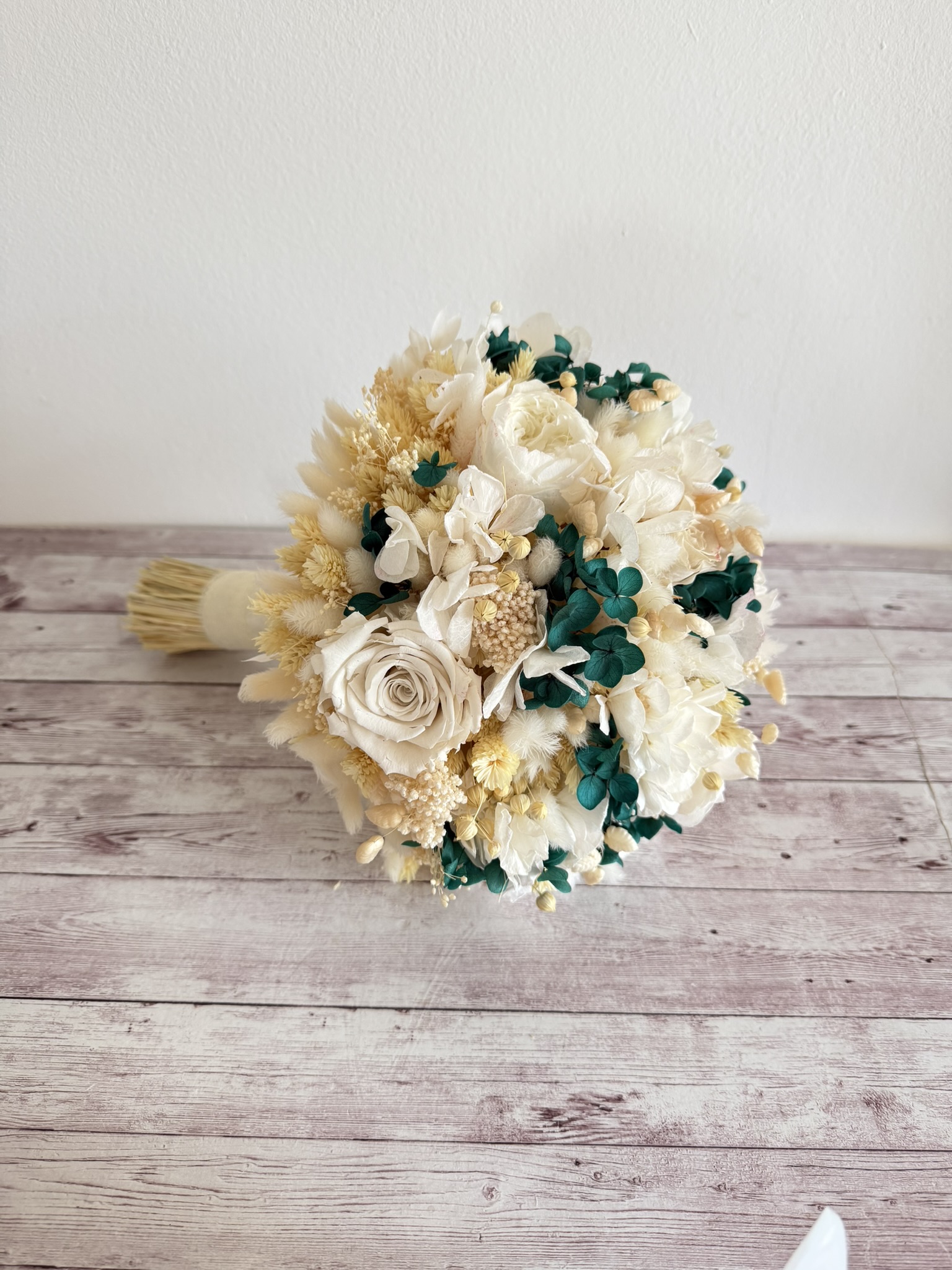 Buchet mireasa alb verde - imagine 2