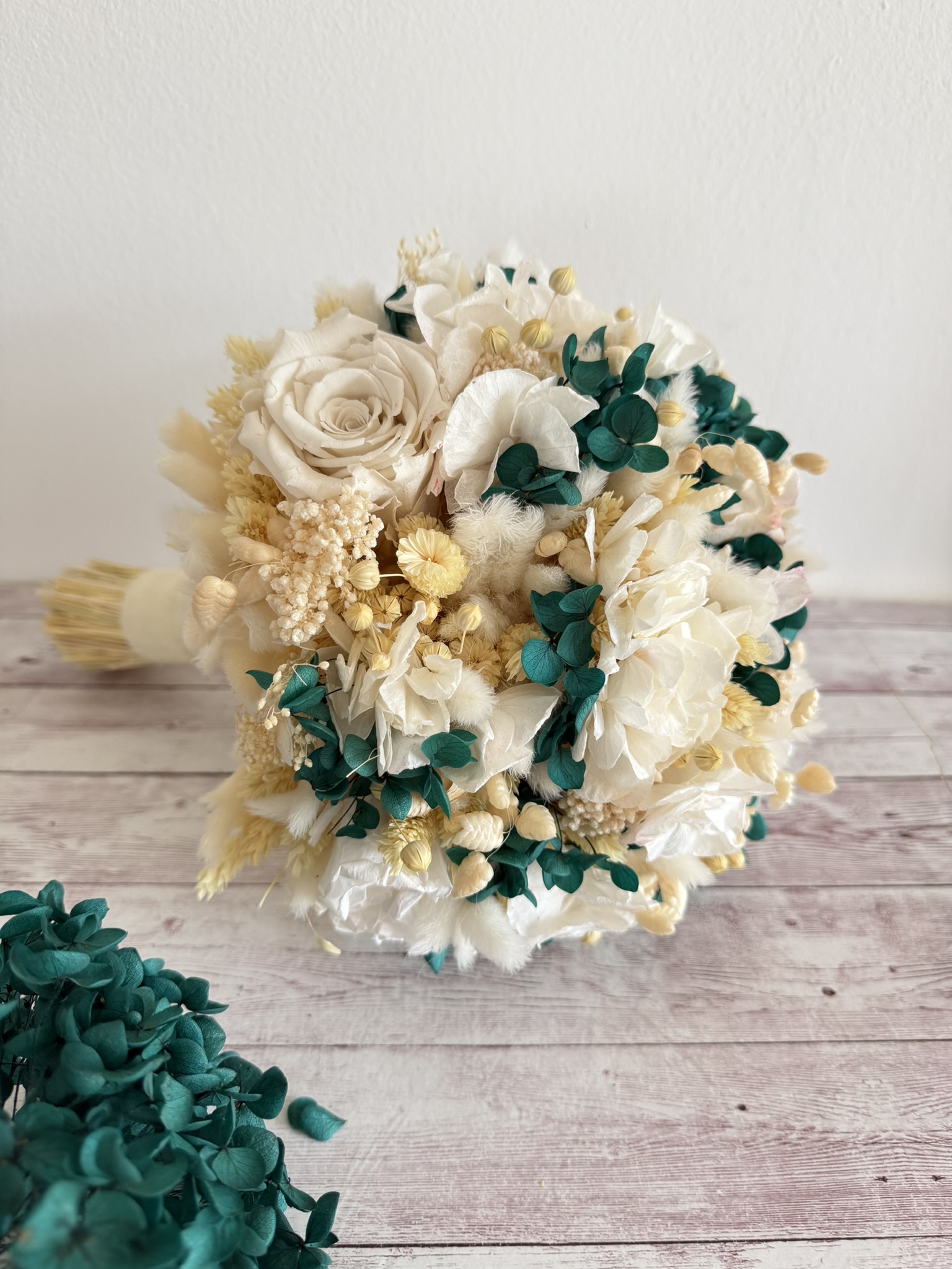 Buchet mireasa alb verde